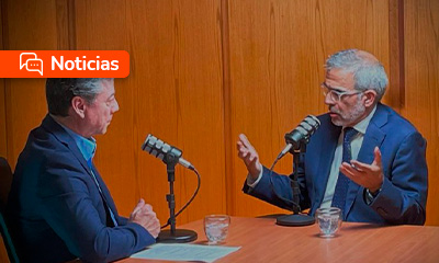 Mauro Lombardi, Decano de la Facultad de Comunicaciones y Artes, conversó con el Ministro de Seguridad Pública, Luis Cordero.