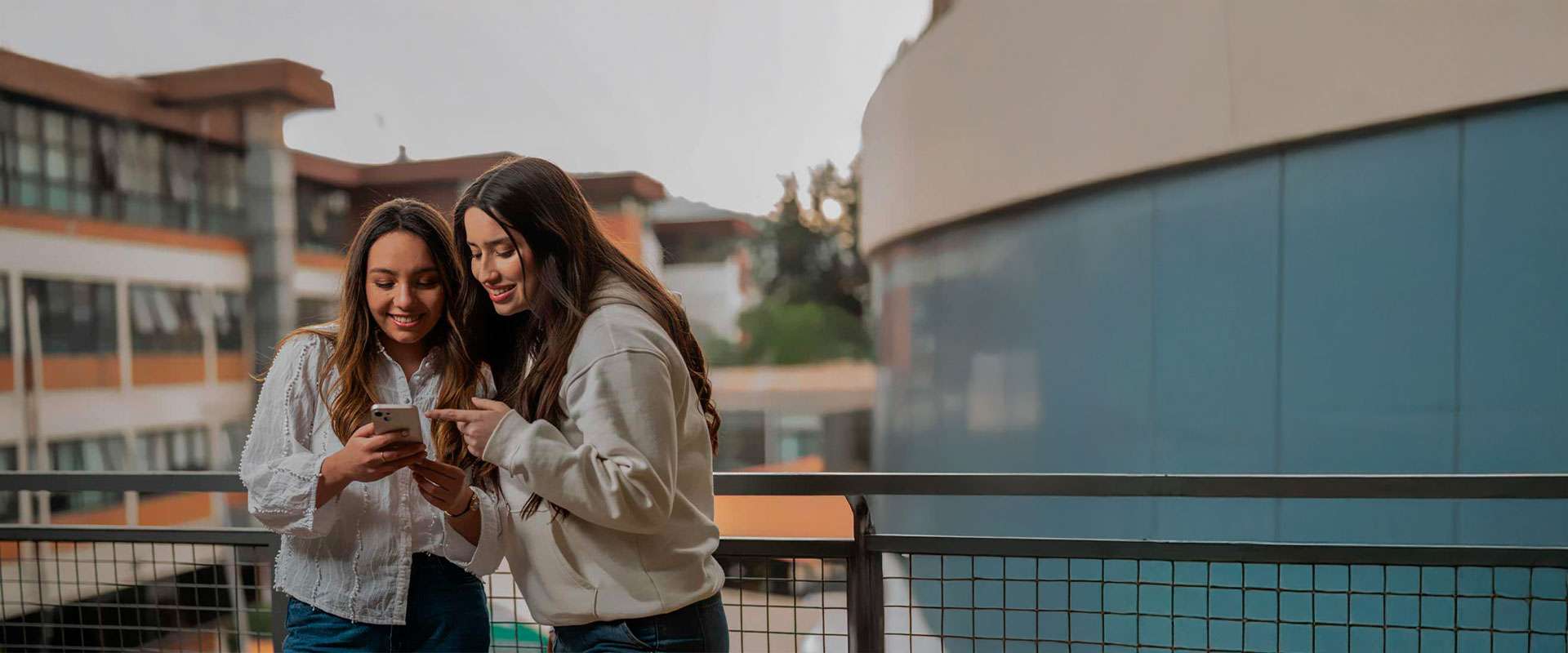 Actualiza tus datos y mantente al día con UDLA