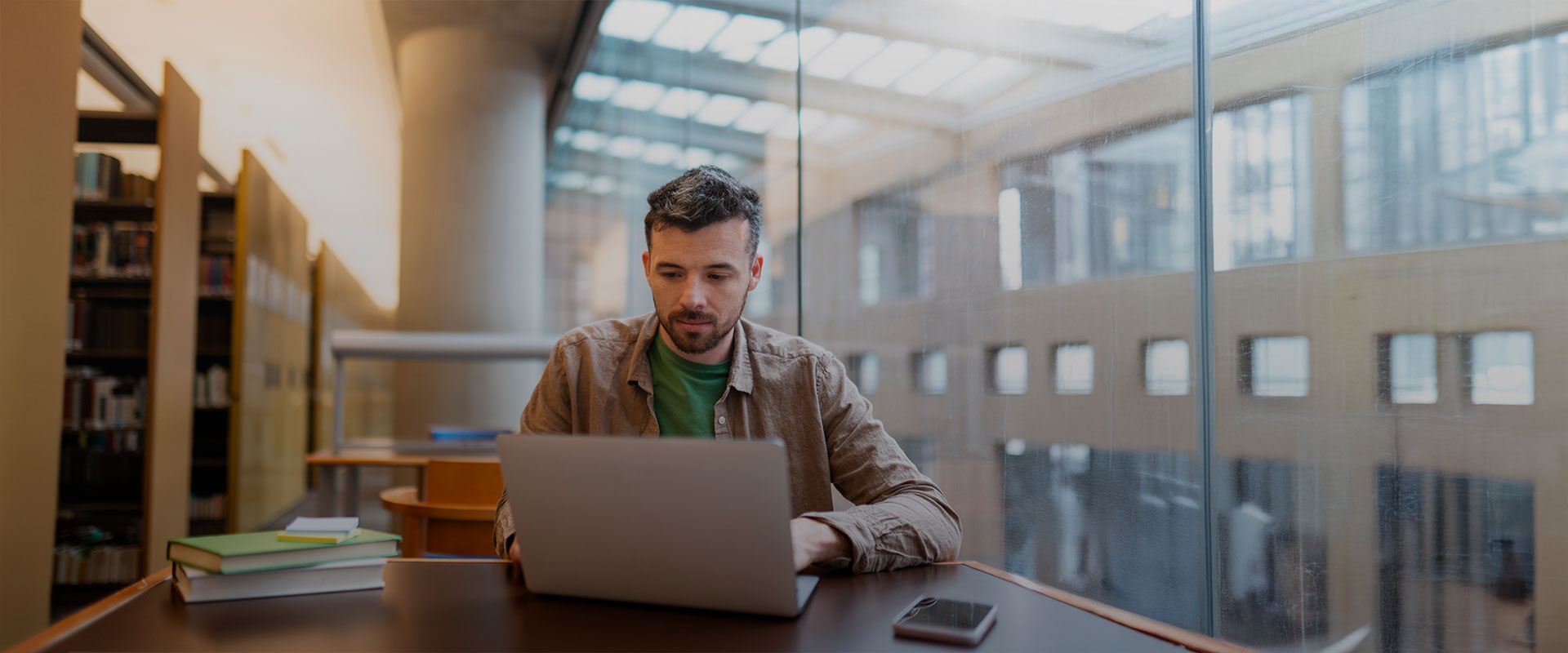 Admisión UDLA 2026 | Programa Vespertino